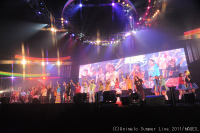 アニサマ2011 8月27日全体集合写真 (C)Animelo Summer Live 2011/MAGES.